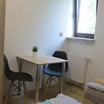 Lägenhetshotell Airspot Balice Cholerzyn