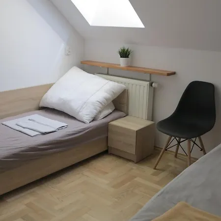 Airspot Balice 公寓式酒店