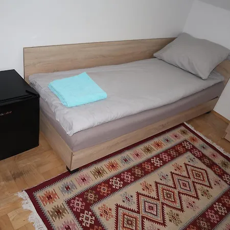 Airspot Balice 公寓式酒店