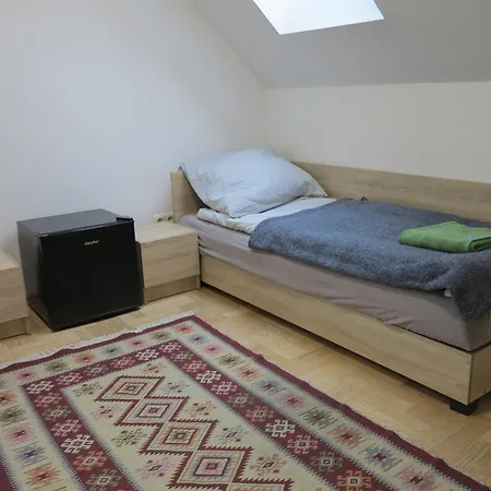 Airspot Balice 公寓式酒店 Cholerzyn