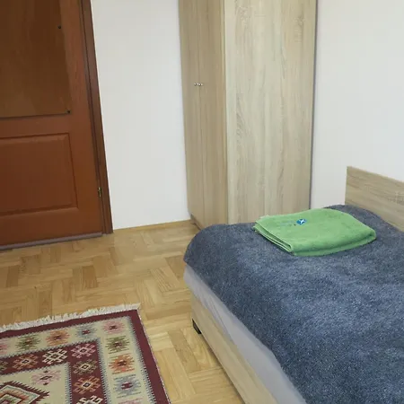 Airspot Balice 公寓式酒店