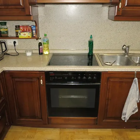 Airspot Balice 公寓式酒店