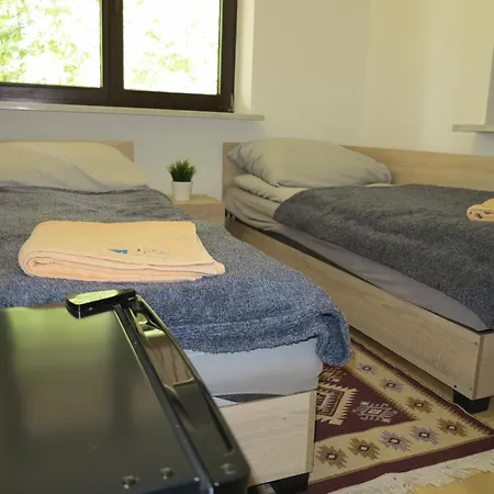 Airspot Balice شقة فندقية *