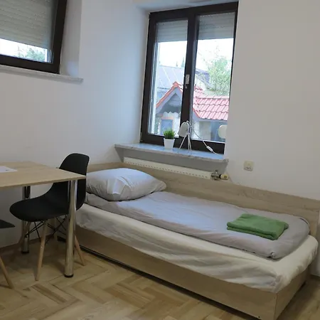 Airspot Balice شقة فندقية
