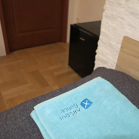 Airspot Balice شقة فندقية *